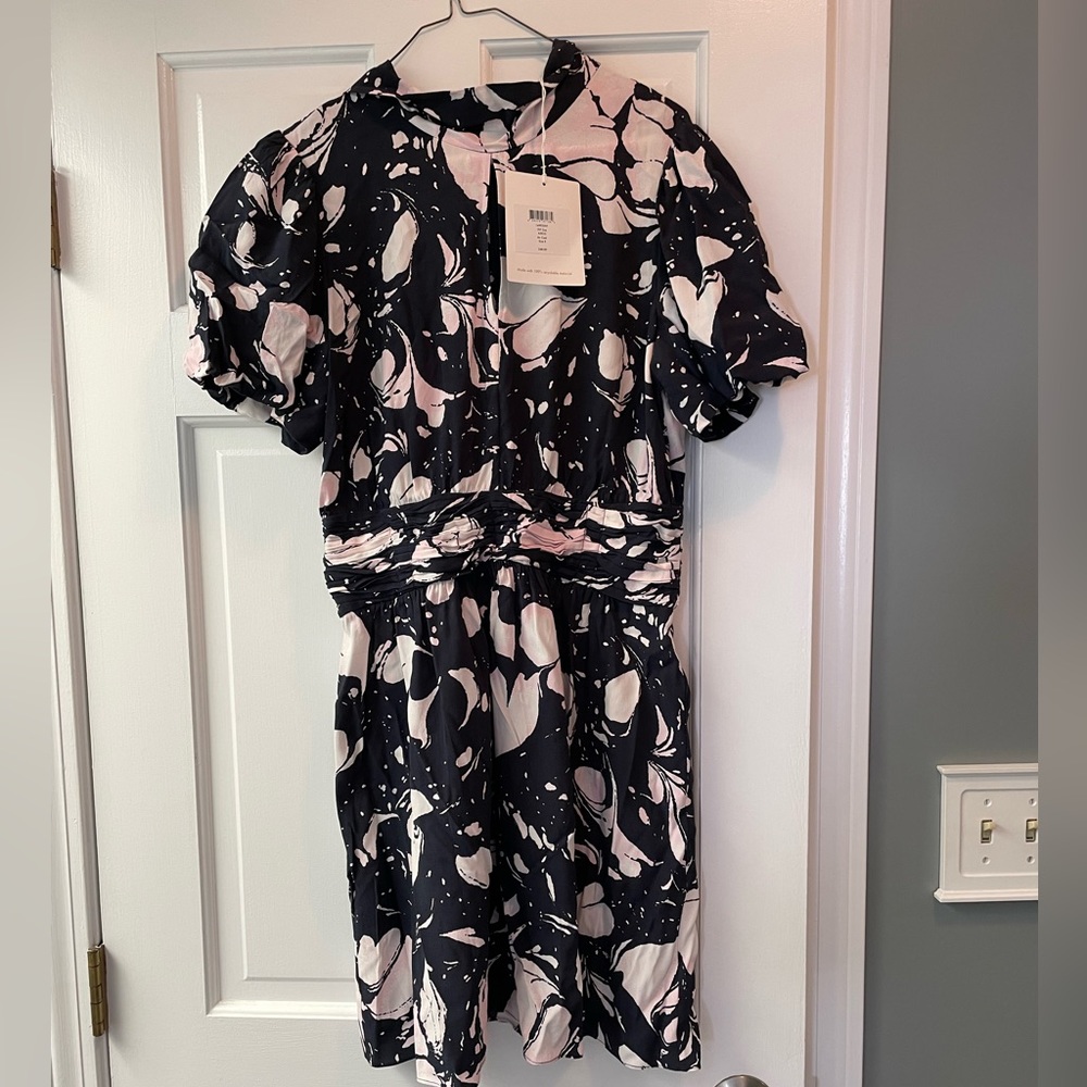 🆕 Diane Von Furstenberg mini dress.  Size 8 - Picture 2 of 10